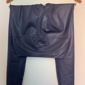 Beyond Yoga Pearlized High Waisted Midi Legging